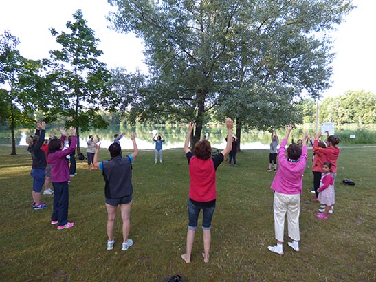 Cours de QI Gong en extérieur